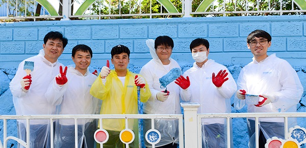 Doosan Day of Community Service에 참여한 두산 임직원