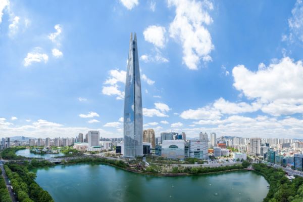▲ 롯데월드타워 전경