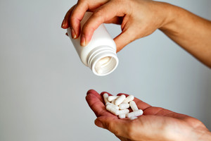 코로나19 확산에 약배달 플랫폼 이용자 수 폭풍성장…닥터나우 반년새 22배 폭... - 뉴스 썸네일 이미지