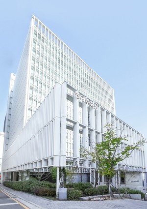 현대백화점그룹 상장사 주가 불장서 소외...현대백화점 빼곤 모두 제자리... - 뉴스 썸네일 이미지