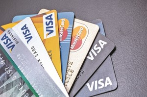 무료인 듯 가입 유인하고 매달 돈 빼가...카드사 교묘한 부가서비스 판... - 뉴스 썸네일 이미지