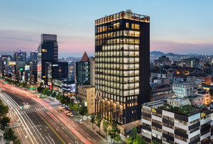 신세계인터내셔날, 종속기업 7곳 중 6곳이 적자...비건 화장품 '어뮤즈... - 뉴스 썸네일 이미지