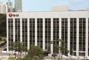 '탄소 성적표' 엇갈린 식품사...농심 매출 늘고도 온실가스 3.6% '뚝', 오뚜... - 뉴스 썸네일 이미지