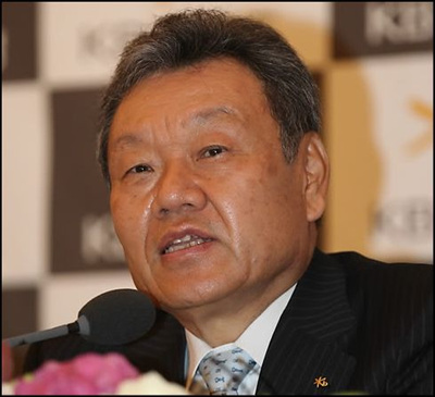 어윤대 KB금융지주 회장