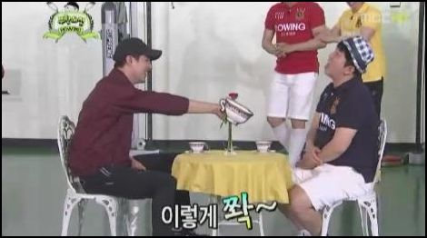 조인성(왼쪽)과 정형돈