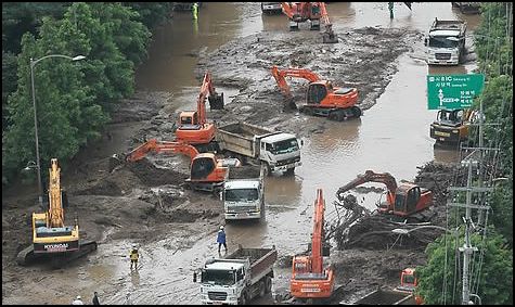 우면산 산사태 복구 현장.