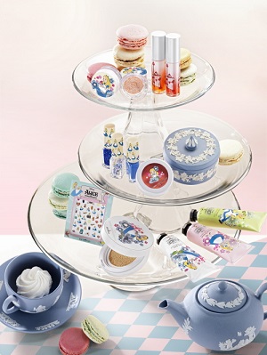 비욘드 앨리스 인 글로우 컬렉션.jpg