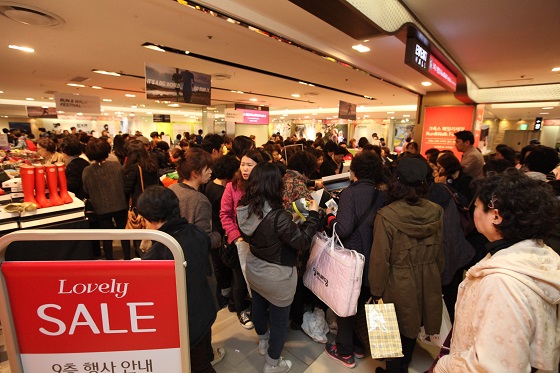 [롯데백화점] 롯데백화점 세일 사진.jpg