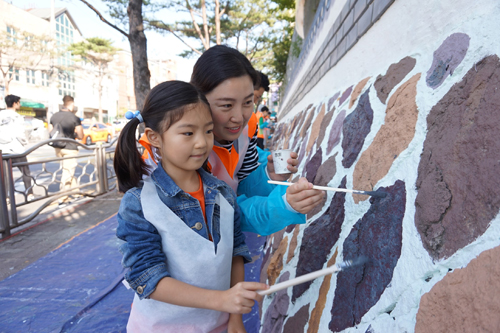 재동초등학교 벽화그리기 봉사활동(3).JPG