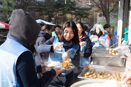 [사진자료] 녹십자 신입사원, 봉사활동으로 나눔가치 실천.jpg