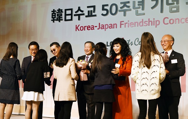 사진1. 구본무 LG 회장, 재즈 선율로 한일 민간 문화예술교류 가교 역할 나서_.jpg