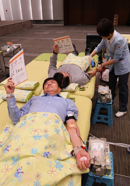 삼성 사장단 헌혈 캠페인 참여 1.jpg