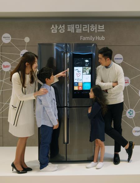 주방을 ‘가족 생활의 중심’으로 만들 신개념 냉장고 삼성 ‘패밀리 허브’ 출시 (8).jpg