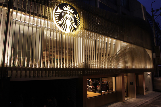 [20161214]%20스타벅스%20사진자료6_국내%201,000번째%20매장인%20스타벅스%20청담스타점%20전경.JPG