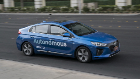 크기변환_사본 -161220 현대자동차, 미국 라스베가스 도심 주야간 자율주행 시연 (4).jpg