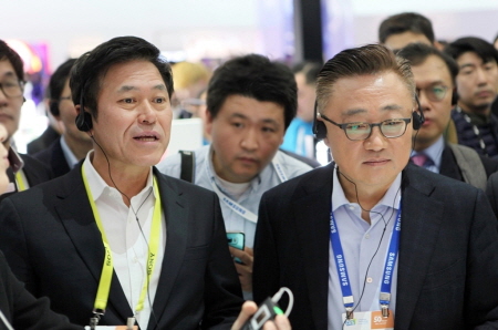 크기변환_170106_SK텔레콤 박정호 사장 CES에서 개방과 협력 통한 생태계 확산 본격 행보_2.jpg