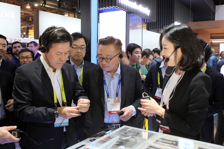 크기변환_170106_SK텔레콤 박정호 사장 CES에서 개방과 협력 통한 생태계 확산 본격 행보_4.jpg