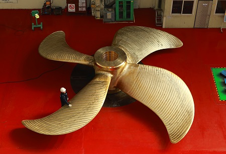 [사진]현대重 프로펠러 5천호기(2).jpg