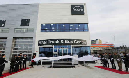 크기변환_만트럭버스코리아_칠곡센터 개소_2.jpg