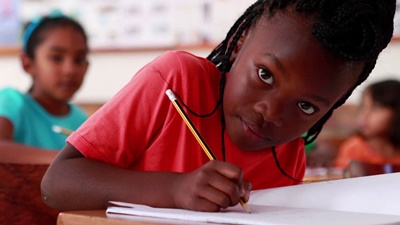 사진자료2_양성평등에 대한 피앤지의 참신한 캠페인 WeSeeEqual 눈길1.jpg