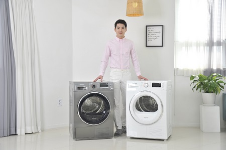 삼성전자, 전기 건조기 국내 본격 출시_모델컷(가로) (1).JPG