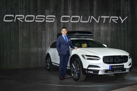 크기변환_사진자료_볼보자동차 크로스 컨트리 출시_이윤모 대표이사.jpg