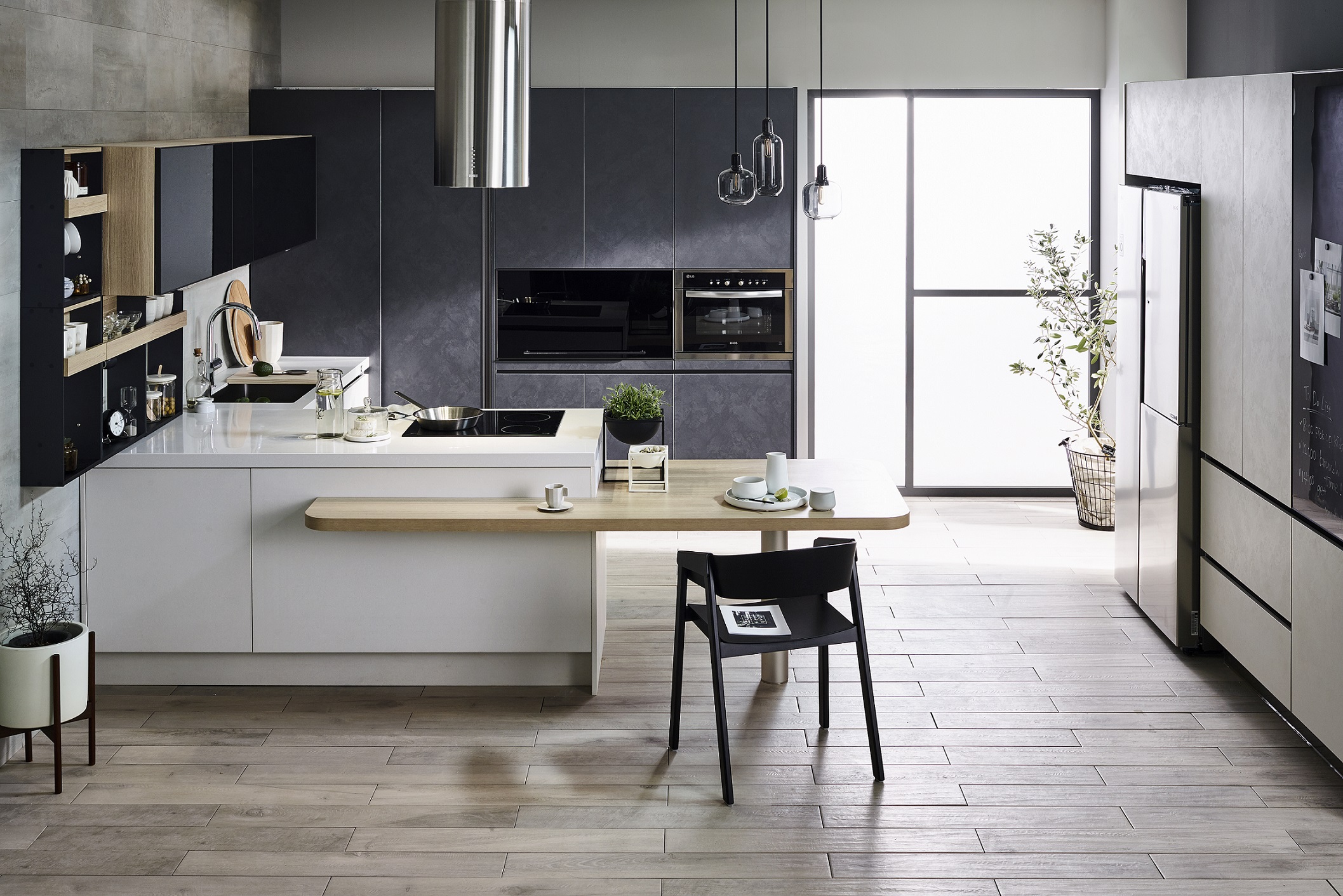 한샘 '유로 터치' 블랙&amp;화이트.jpg