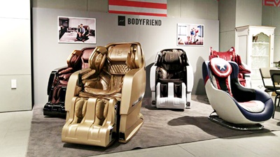 [보도사진]신세계百 강남점에서 바디프랜드 안마의자를 만나보세요!.jpg