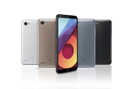 LG Q6.jpg