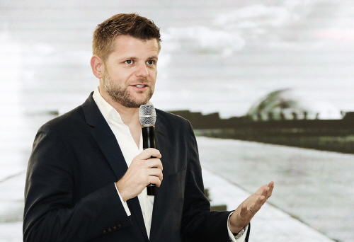 크기변환_한국지엠 디자인센터 행사_스튜어트 노리스 전무2.jpg