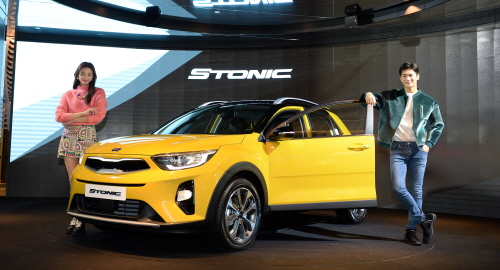 크기변환_171130 기아차, 스토닉 가솔린 모델 출시 (4).jpg