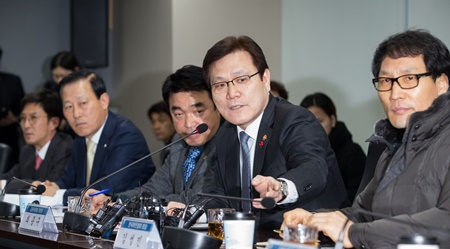 금융위_180122_소상공인 간담회_PR_006.jpg