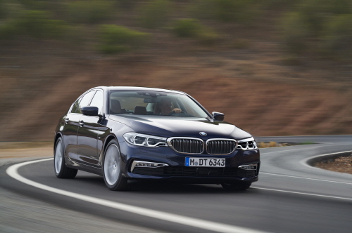 BMW.jpg BMW.jpg