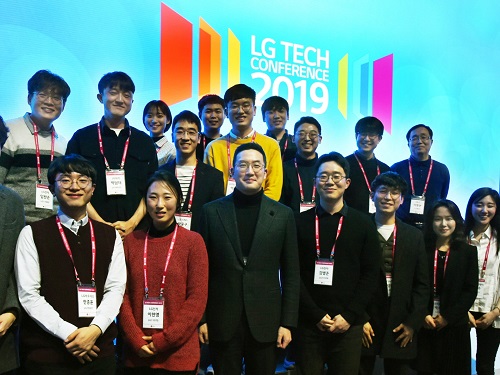 사진_LG 테크 컨퍼런스.jpg
