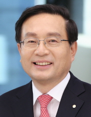 [크기변환]손태승 우리금융그룹 회장 겸 우리은행장.jpg