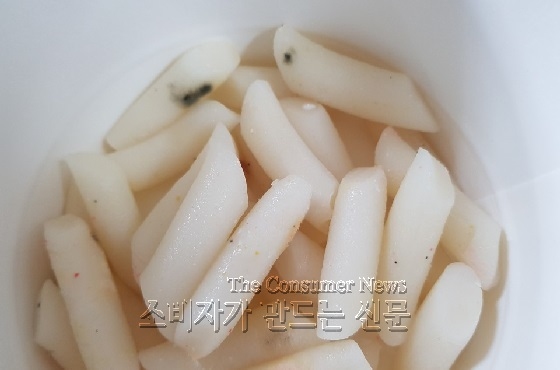 변질-컵떡볶이`.jpg 변질-컵떡볶이`.jpg