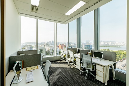 사진02 – ‘The Smart Suites at IFC’ 내부.jpg