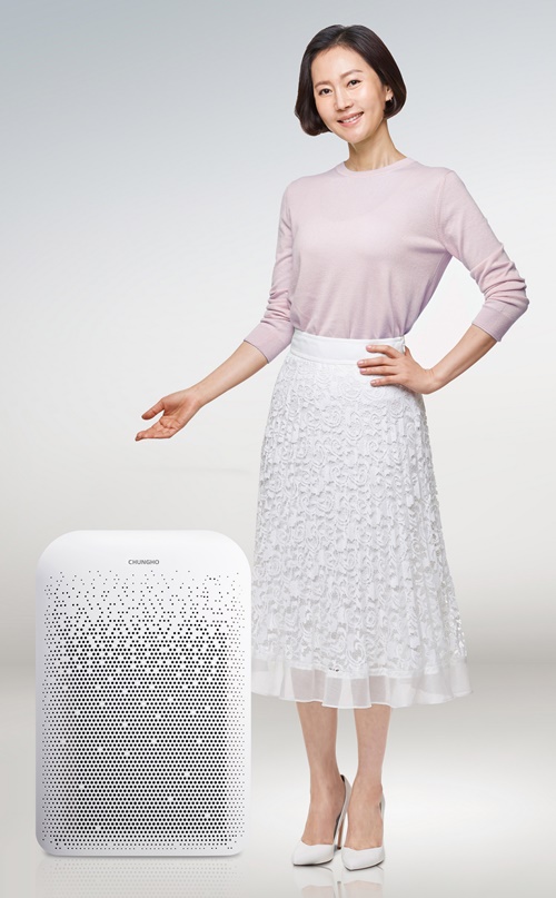 사진1) '청호 공기청정기 A600S’와 청호나이스 모델 염정아.jpg