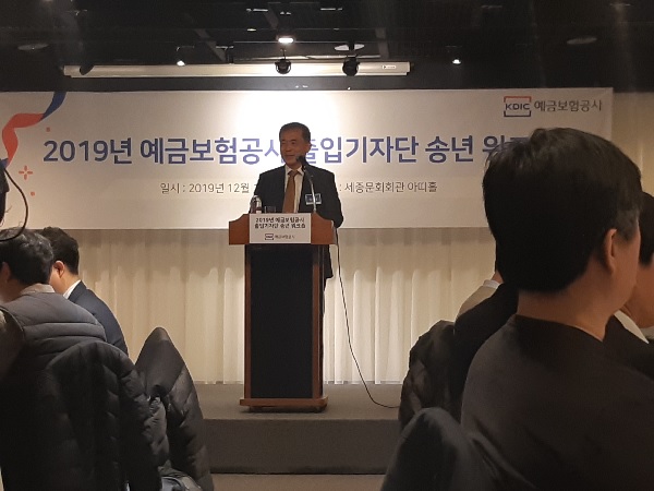 위성백.jpg 위성백.jpg
