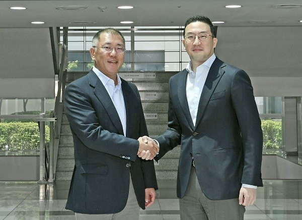 정의선 현대차그룹 수석부회장(왼쪽), 구광모 LG그룹 회장