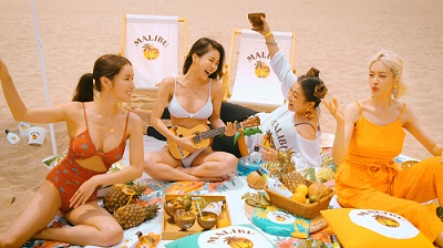 ▲말리부 썸머 뮤직비디오 장면 일부