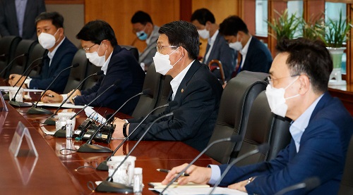 ▲ 은성수 금융위원장이 27일 오후에 열린 증권업계 간담회에서 모두 발언을 하고 있다.