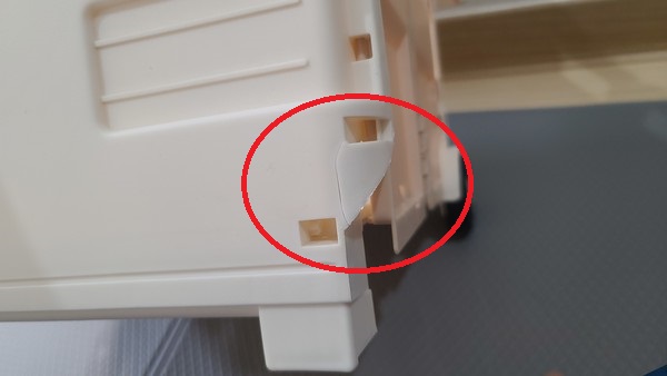 ▲ 임 씨가 리퍼브 상품으로 구매한 접이식 카트 하단부가 깨져있다.