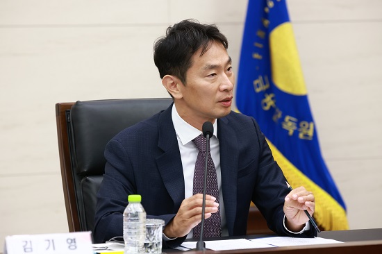 ▲ 이복현 금융감독원장이 14일 임원회의에서 발언하고 있다.