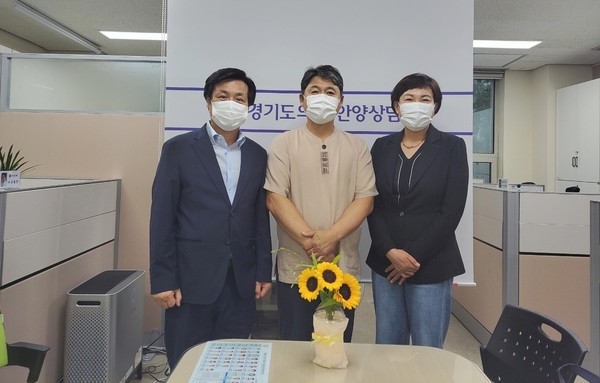 문형근·이채명 의원이 노숙인돌봄사업활성화 관련 정담회를 열었다.