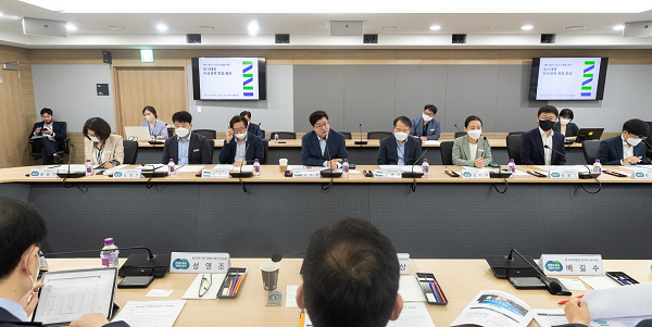 ▲30일 경기도청에서 개최한 ‘3고(高) 대비 위기대응 비상경제 점검회의’