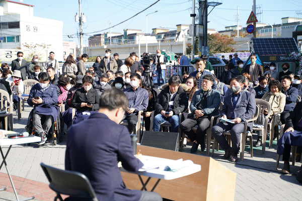 ▲많은 주민들이 행사에 참석해 김동연 지사에게 다양한 군내 현안을 전달하는 자리였다.