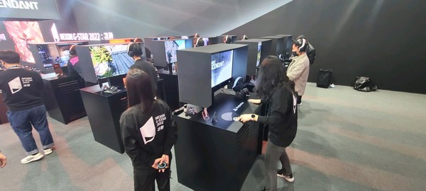 ▲퍼스트 디센던트를 플레이하고 있는 모습