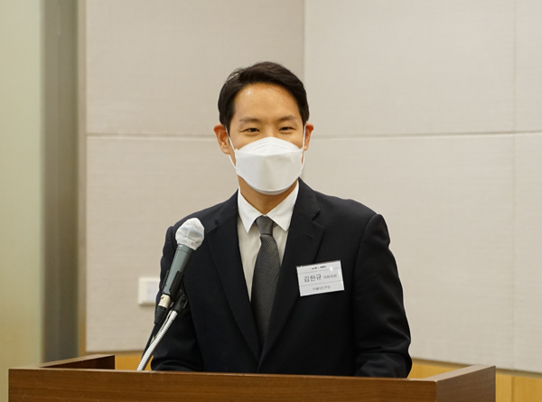 ▲ 김한규 더불어민주당 국회의원이 22일 오후에 열린 '금융소비자보호법 보완을 위한 기획 세미나'에서 축사를 하고 있다.