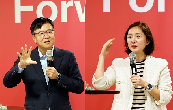 ▲(사진설명) 하형일 사장과 안정은 사장이 2023년 11번가 2.0의 본격적 실행 전략에 대해 설명하고 있다